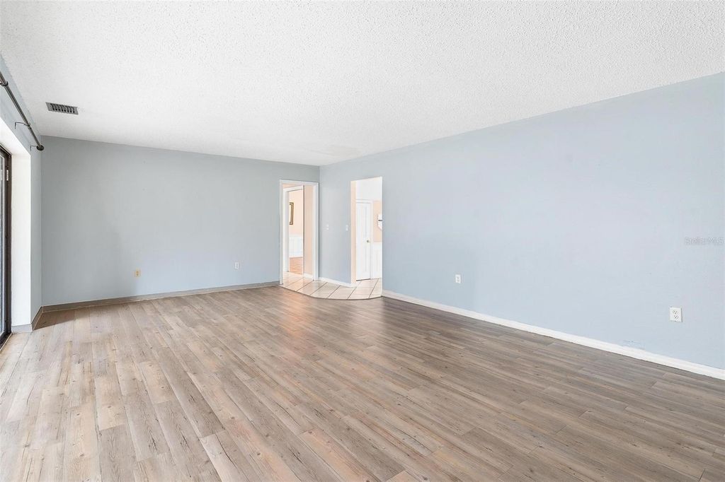 Image 12 of property listing at 2500 URICK STREET, Fruitland Park, FL 34731