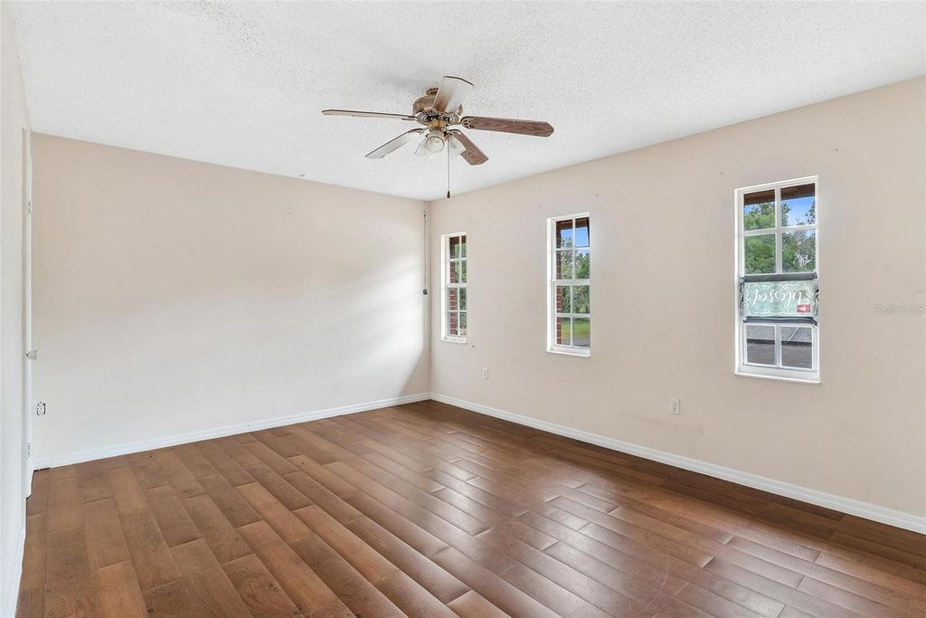 Image 22 of property listing at 2500 URICK STREET, Fruitland Park, FL 34731