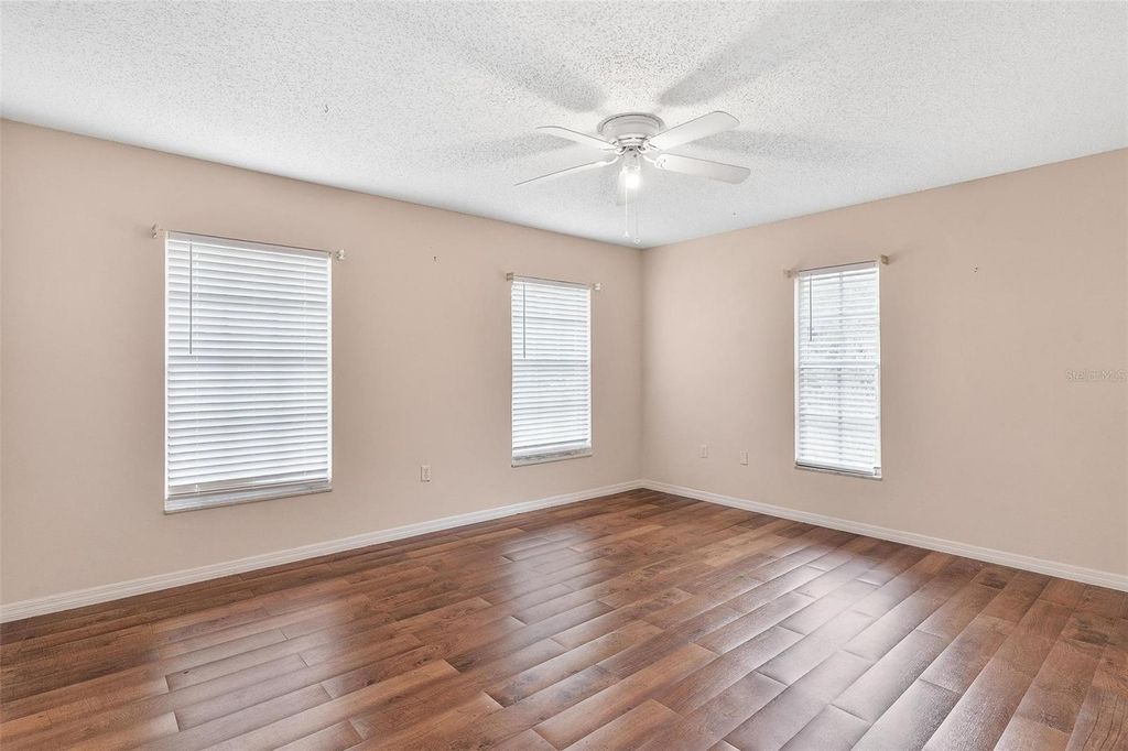 Image 24 of property listing at 2500 URICK STREET, Fruitland Park, FL 34731