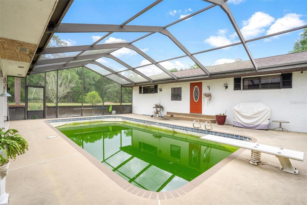 Image 40 of property listing at 2500 URICK STREET, Fruitland Park, FL 34731