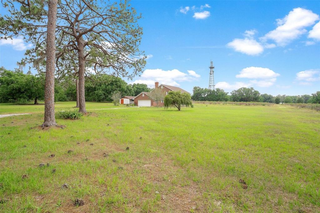 Image 47 of property listing at 2500 URICK STREET, Fruitland Park, FL 34731