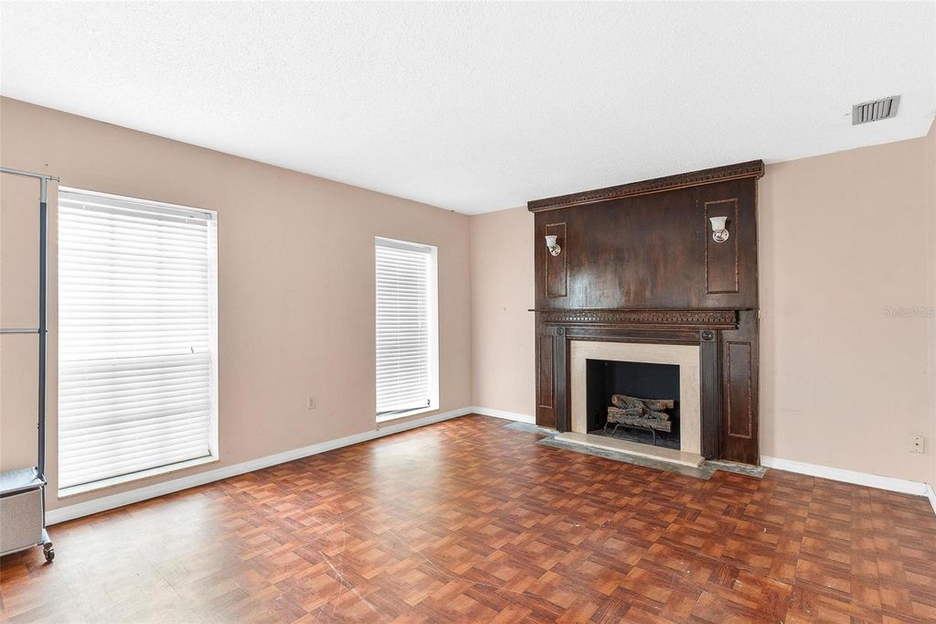 Image 7 of property listing at 2500 URICK STREET, Fruitland Park, FL 34731