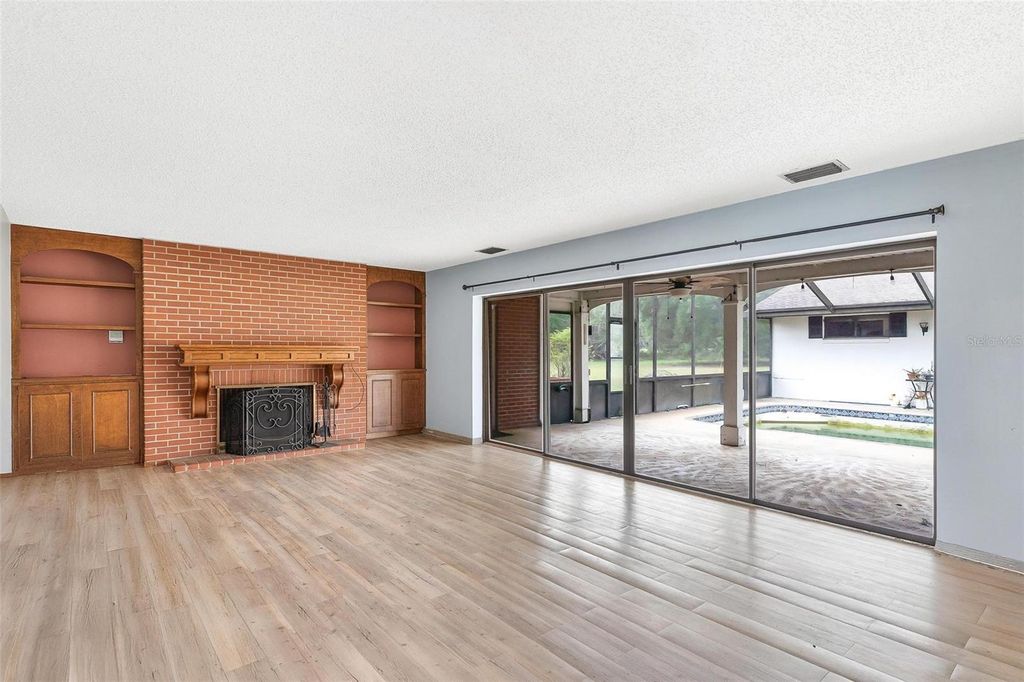 Image 9 of property listing at 2500 URICK STREET, Fruitland Park, FL 34731