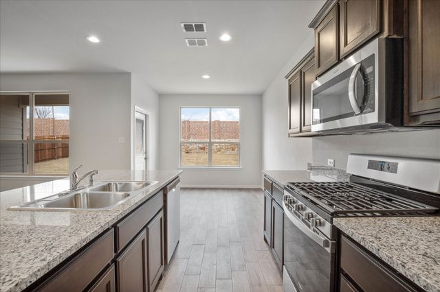 2220 Barnwell Drive, Fort Worth, TX 76108