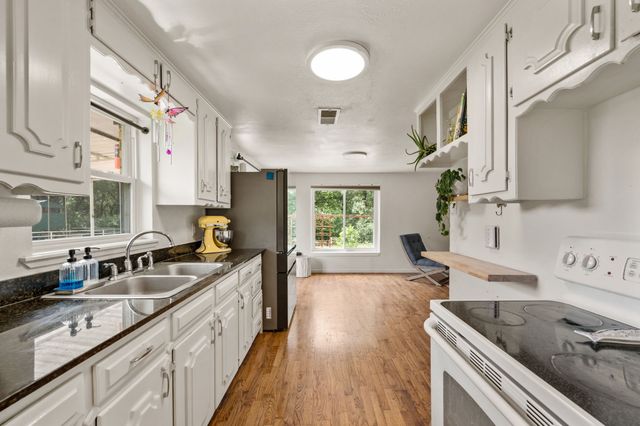 3900 Moseley Road, Cross Roads, TX 76227