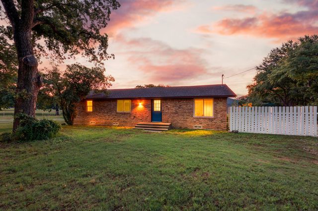 3900 Moseley Road, Cross Roads, TX 76227