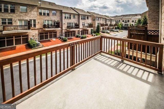 1004 E Paces Chase NE, Atlanta, GA 30326