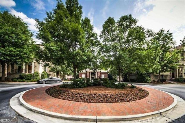 1004 E Paces Chase NE, Atlanta, GA 30326