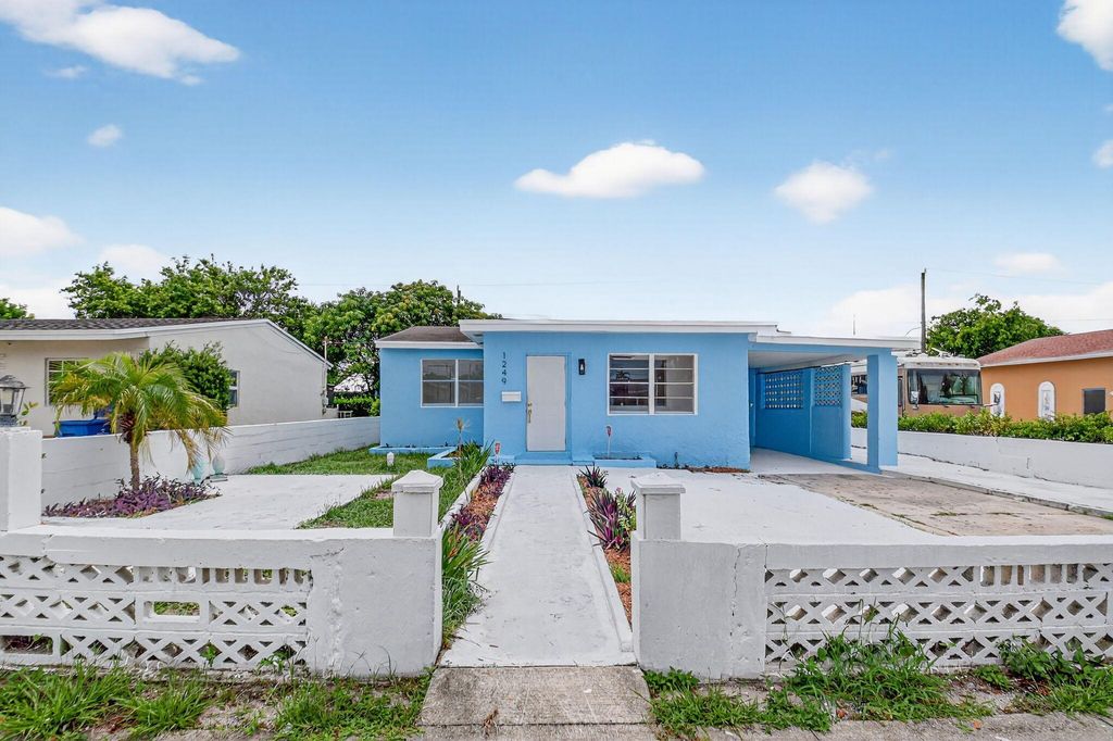 1249 W 7th Street, Riviera Beach, FL 33404