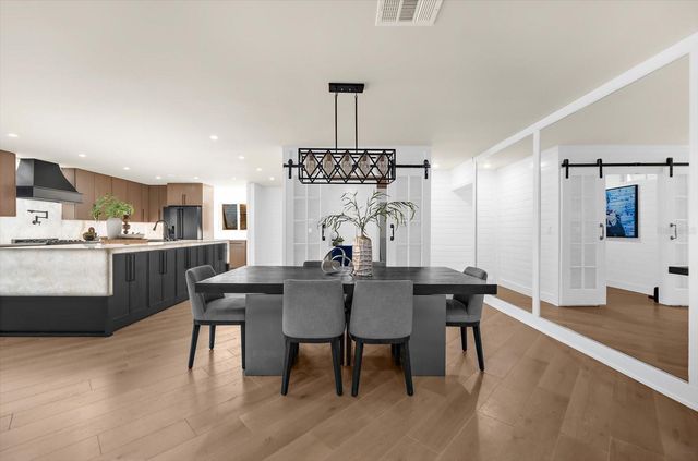 330 LEEWARD ISLAND, Clearwater Beach, FL 33767