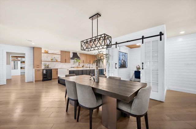 330 LEEWARD ISLAND, Clearwater Beach, FL 33767