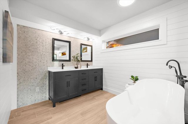 330 LEEWARD ISLAND, Clearwater Beach, FL 33767