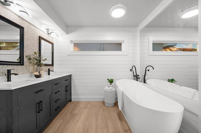 330 LEEWARD ISLAND, Clearwater Beach, FL 33767