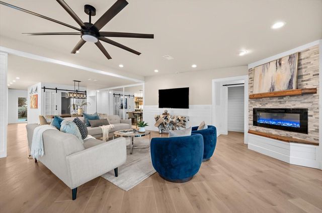 330 LEEWARD ISLAND, Clearwater Beach, FL 33767