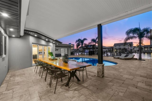 330 LEEWARD ISLAND, Clearwater Beach, FL 33767