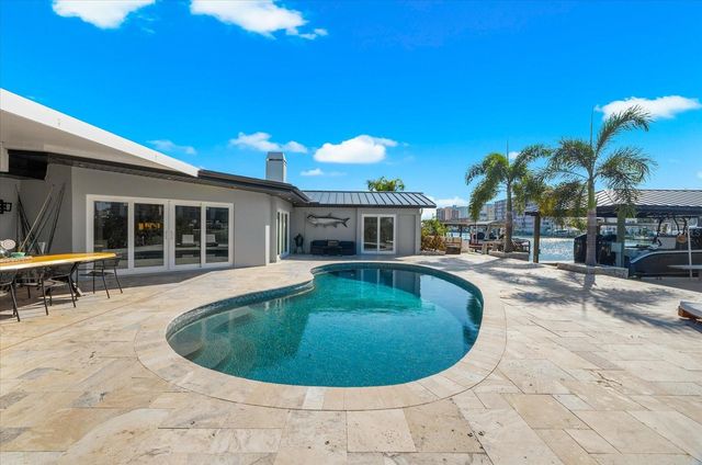 330 LEEWARD ISLAND, Clearwater Beach, FL 33767