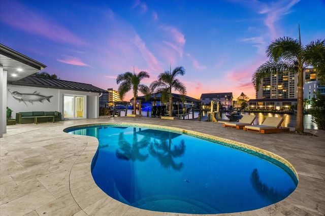 330 LEEWARD ISLAND, Clearwater Beach, FL 33767