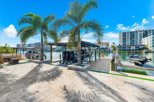 330 LEEWARD ISLAND, Clearwater Beach, FL 33767