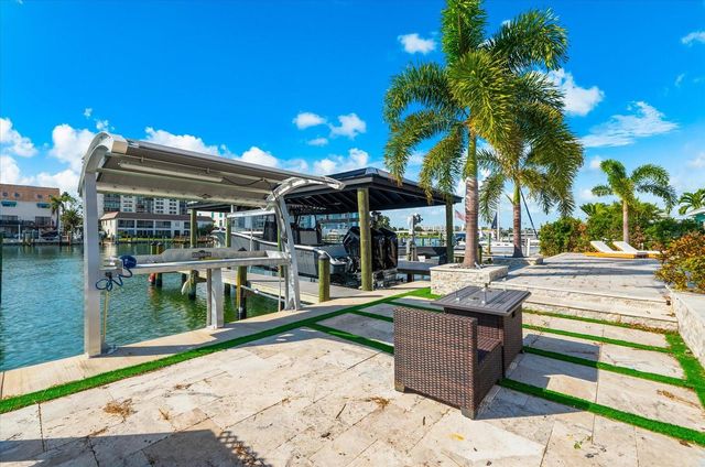 330 LEEWARD ISLAND, Clearwater Beach, FL 33767