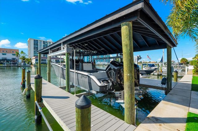 330 LEEWARD ISLAND, Clearwater Beach, FL 33767