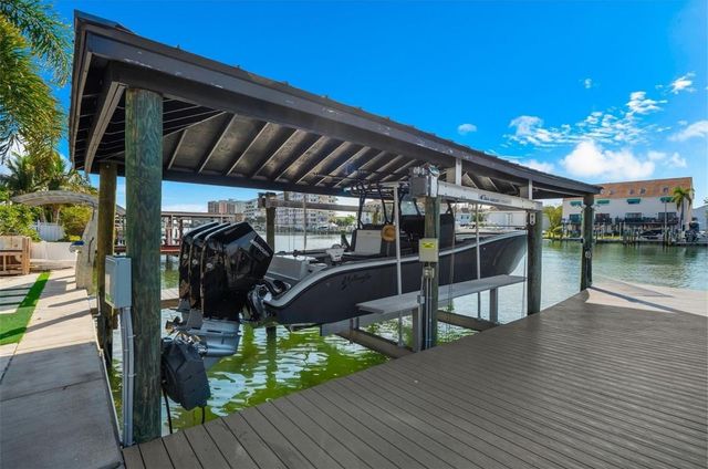 330 LEEWARD ISLAND, Clearwater Beach, FL 33767