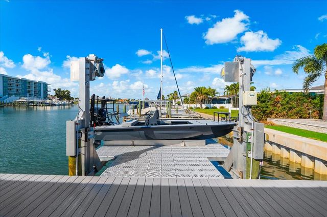 330 LEEWARD ISLAND, Clearwater Beach, FL 33767