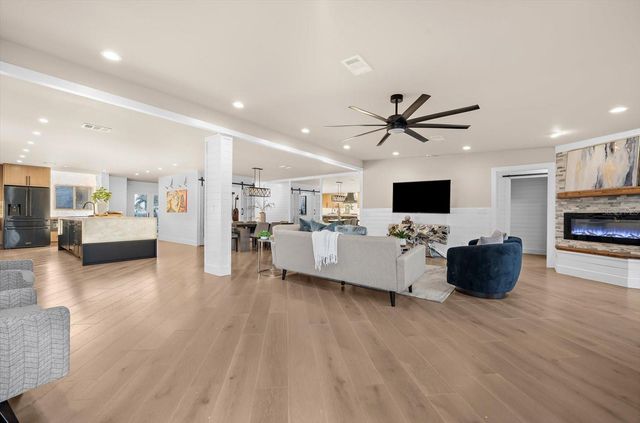 330 LEEWARD ISLAND, Clearwater Beach, FL 33767