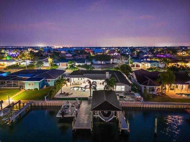 330 LEEWARD ISLAND, Clearwater Beach, FL 33767