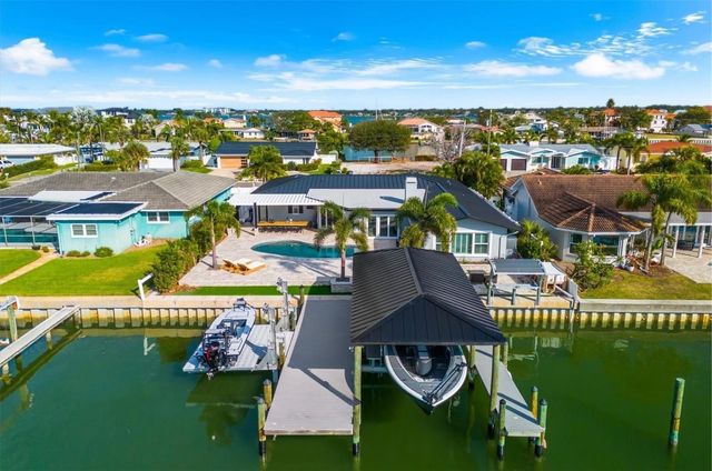 330 LEEWARD ISLAND, Clearwater Beach, FL 33767