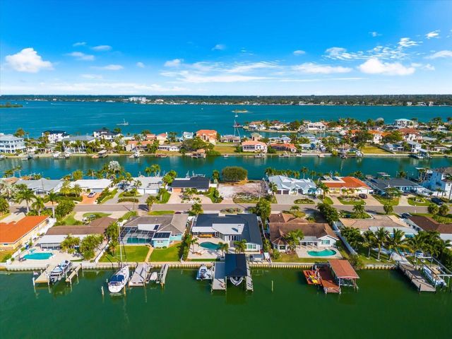 330 LEEWARD ISLAND, Clearwater Beach, FL 33767