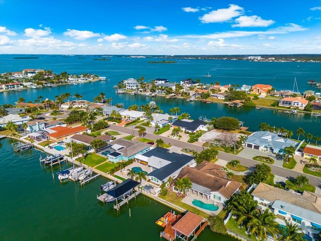 330 LEEWARD ISLAND, Clearwater Beach, FL 33767