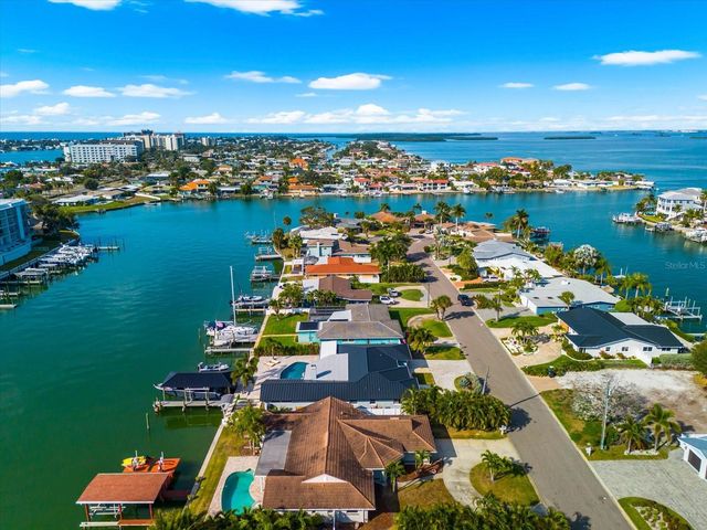 330 LEEWARD ISLAND, Clearwater Beach, FL 33767