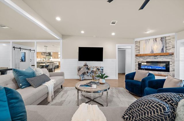 330 LEEWARD ISLAND, Clearwater Beach, FL 33767