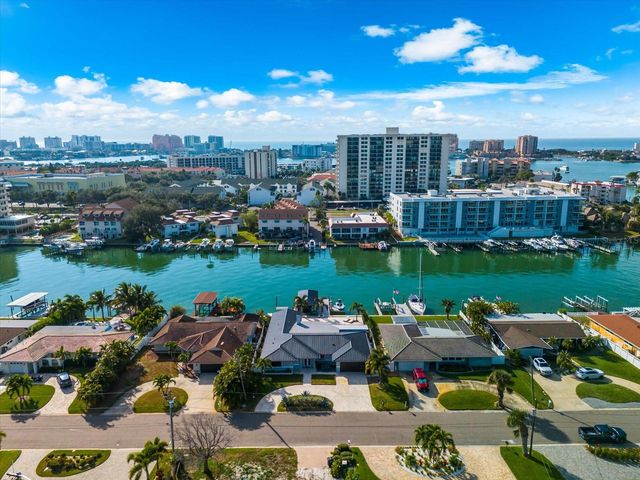 330 LEEWARD ISLAND, Clearwater Beach, FL 33767