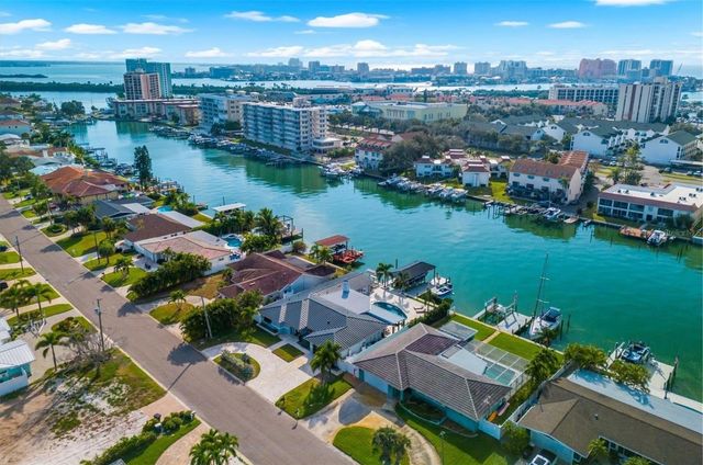 330 LEEWARD ISLAND, Clearwater Beach, FL 33767