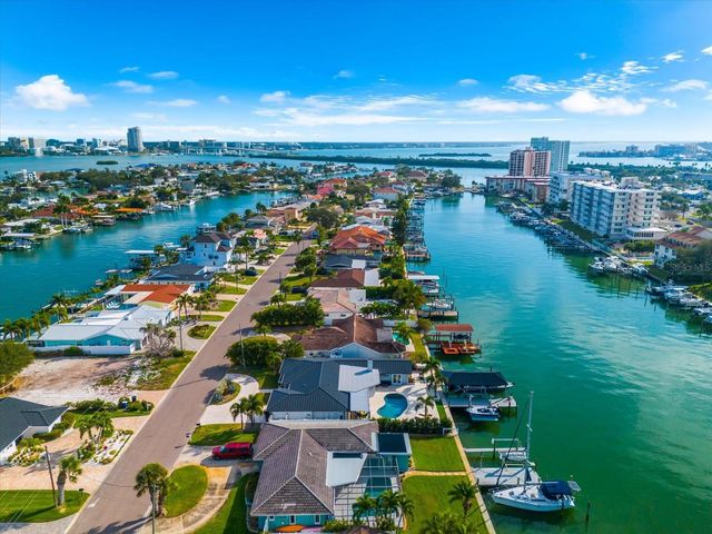 330 LEEWARD ISLAND, Clearwater Beach, FL 33767