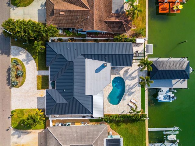 330 LEEWARD ISLAND, Clearwater Beach, FL 33767