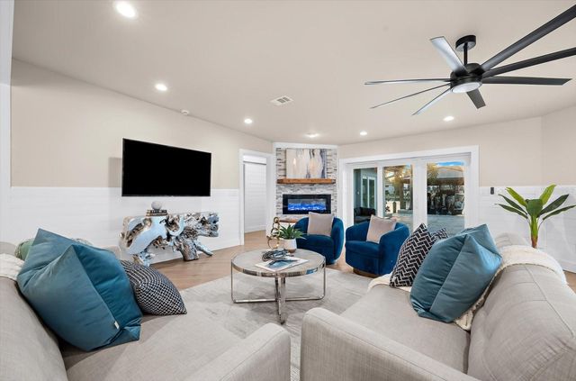 330 LEEWARD ISLAND, Clearwater Beach, FL 33767