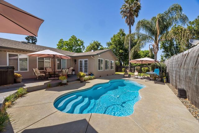 1609 Mckinley Ave, Woodland, CA 95695