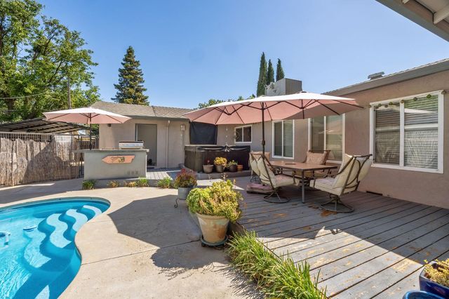 1609 Mckinley Ave, Woodland, CA 95695