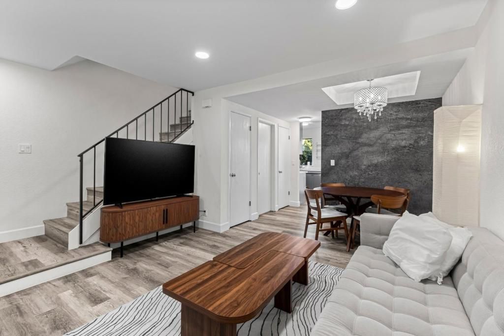 Image 10 of property listing at 482 S Willard Avenue, San Jose, CA 95126