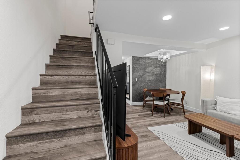 Image 7 of property listing at 482 S Willard Avenue, San Jose, CA 95126