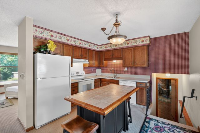 6800 NW 53rd Street, Johnston, IA 50131