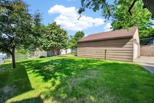 6800 NW 53rd Street, Johnston, IA 50131