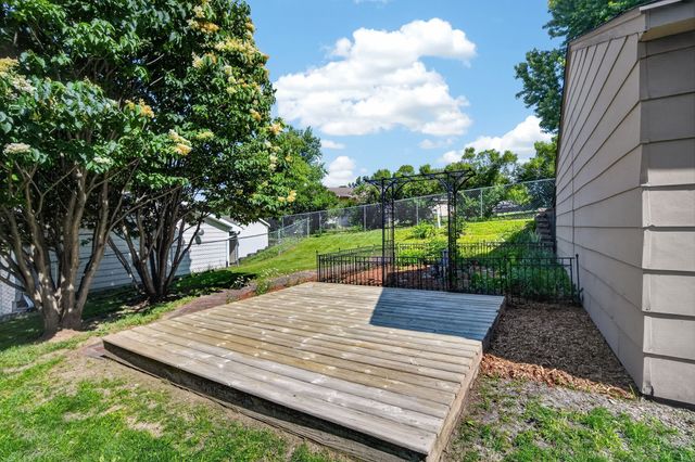 6800 NW 53rd Street, Johnston, IA 50131