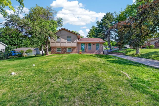 6800 NW 53rd Street, Johnston, IA 50131
