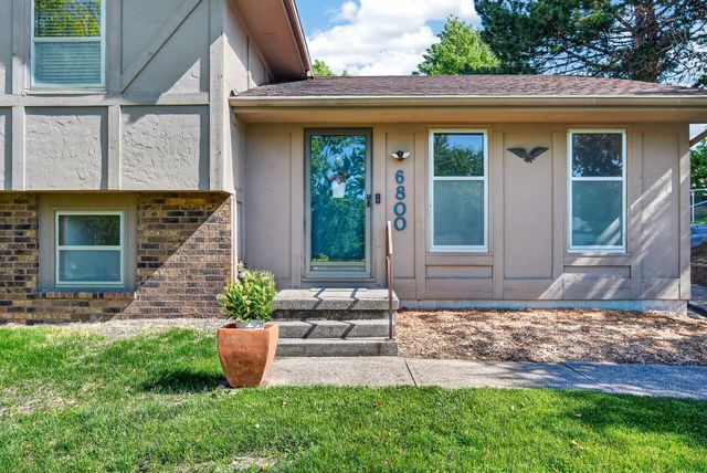 6800 NW 53rd Street, Johnston, IA 50131