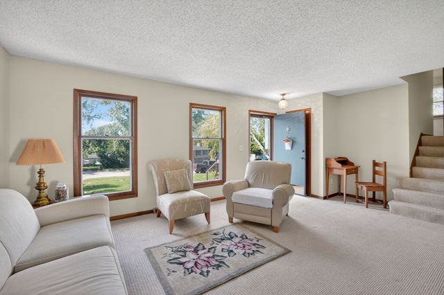 6800 NW 53rd Street, Johnston, IA 50131