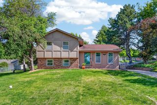 6800 NW 53rd Street, Johnston, IA 50131