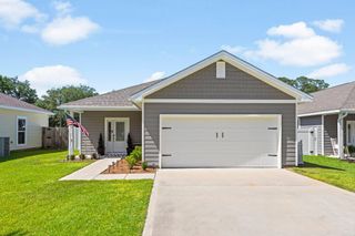 77 Magnolia Street, Niceville, FL 32578